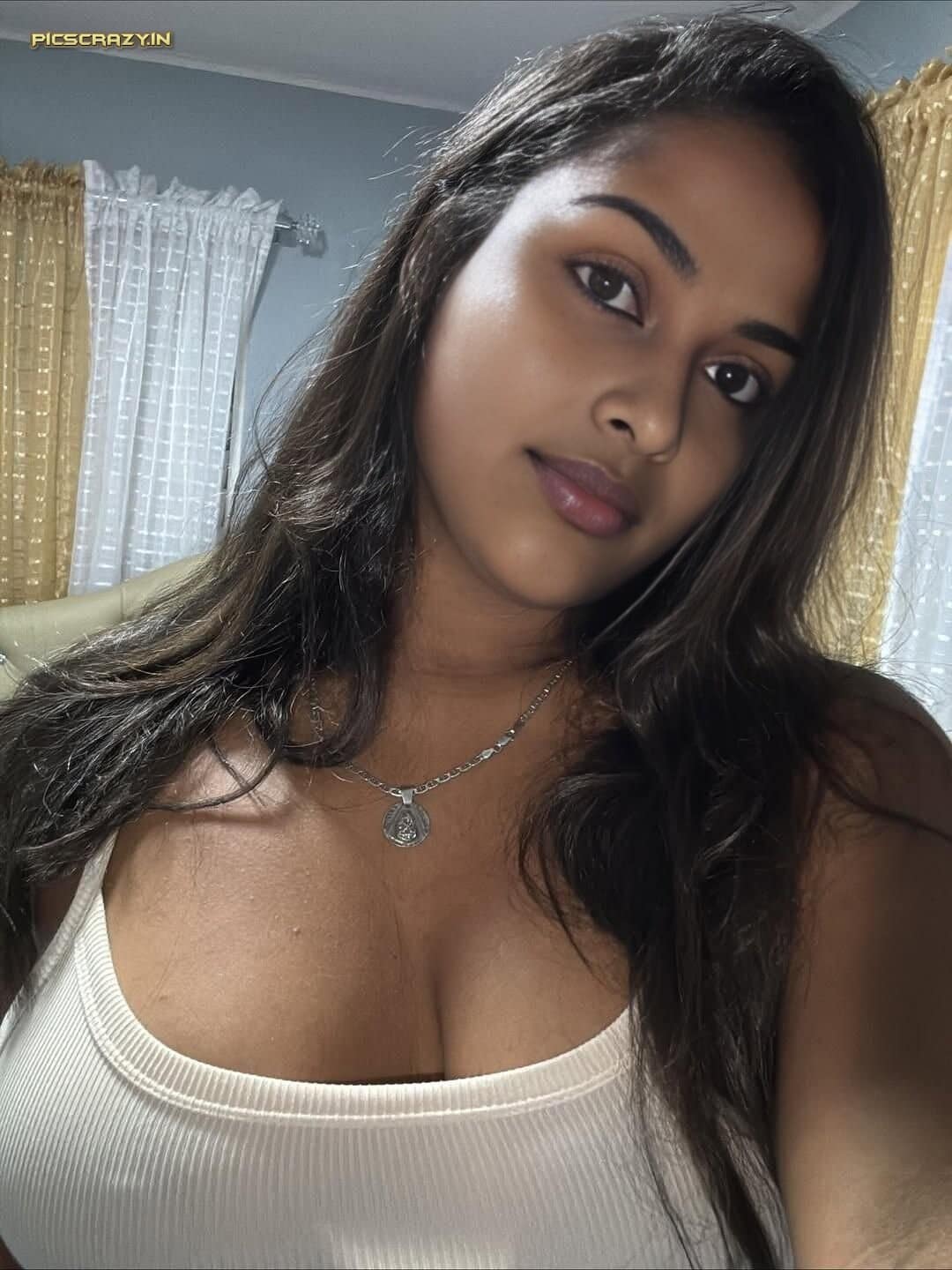 Apne sahkarmi ke sath ek rat ki chudai 6 17629 -kitna pyara bhosda hai